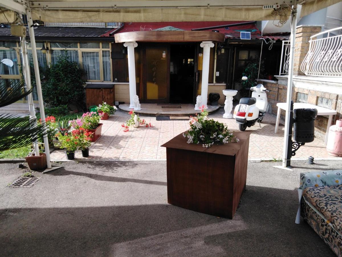 Hotel La Carina غروتاميناردا المظهر الخارجي الصورة