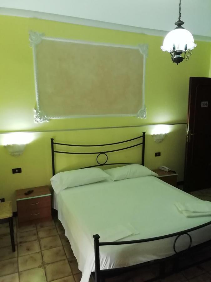 Hotel La Carina غروتاميناردا المظهر الخارجي الصورة