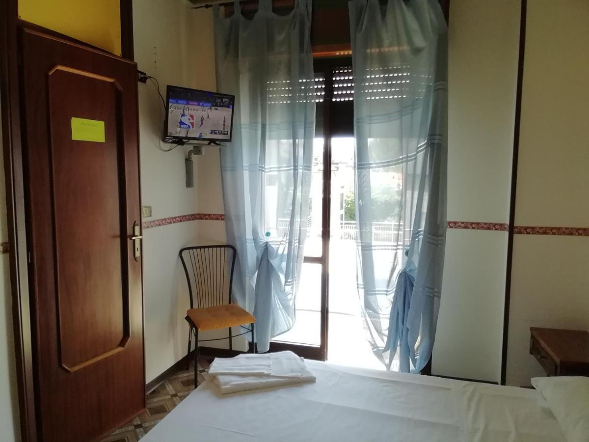 Hotel La Carina غروتاميناردا المظهر الخارجي الصورة